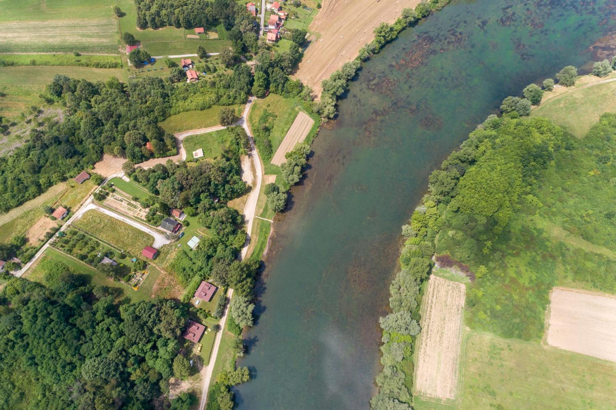Zagreb, Kuca Za Odmor Swan River Holiday House Lasinja Exteriör bild