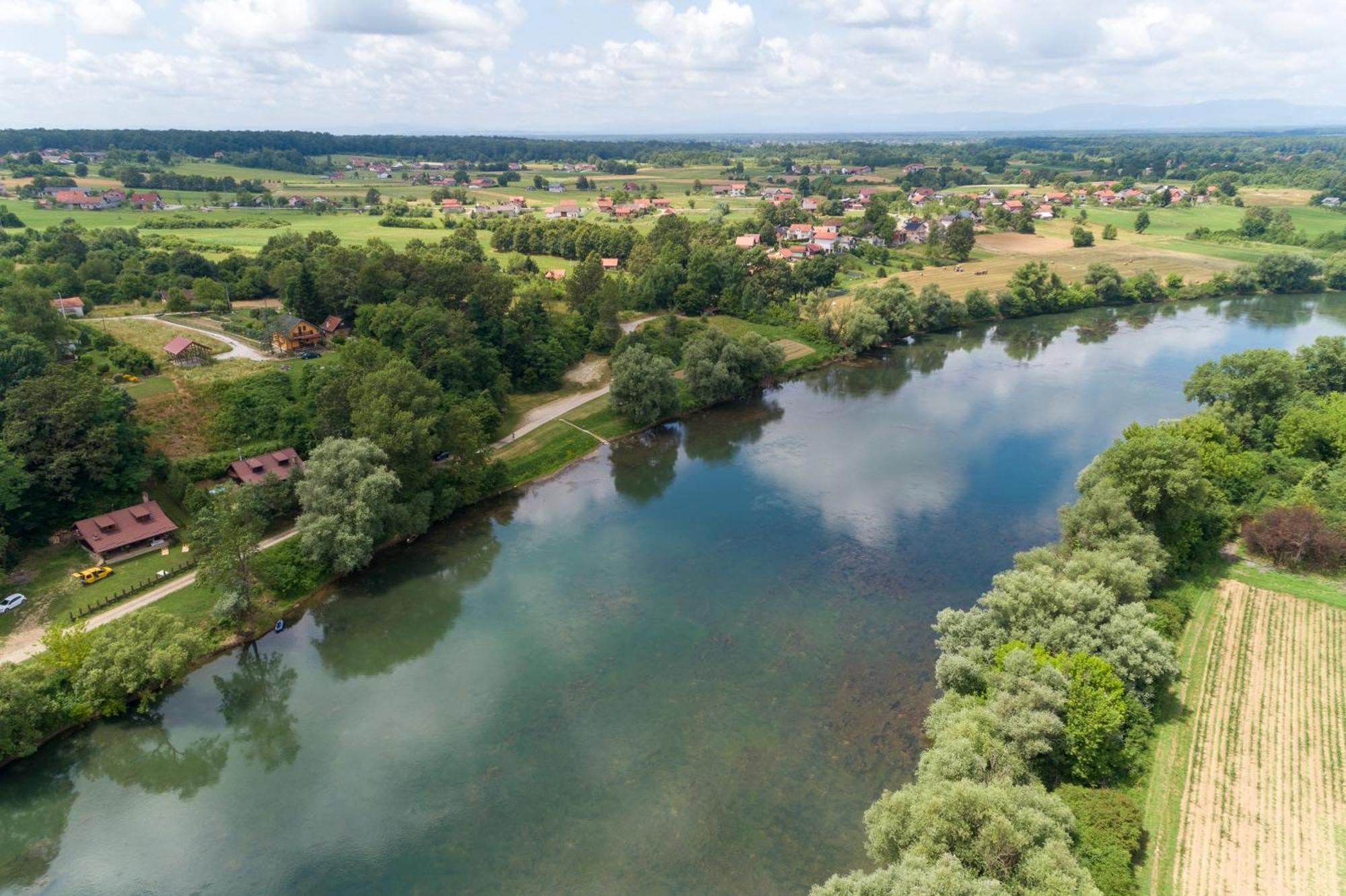 Zagreb, Kuca Za Odmor Swan River Holiday House Lasinja Exteriör bild